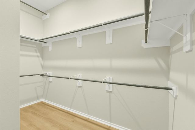 229 Trapper Creek Drive, Conroe, TX 77304