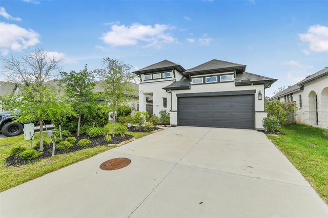 229 Trapper Creek Drive, Conroe, TX 77304