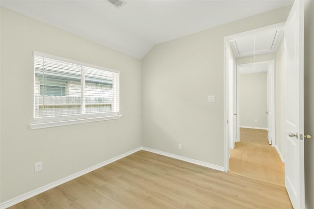 229 Trapper Creek Drive, Conroe, TX 77304