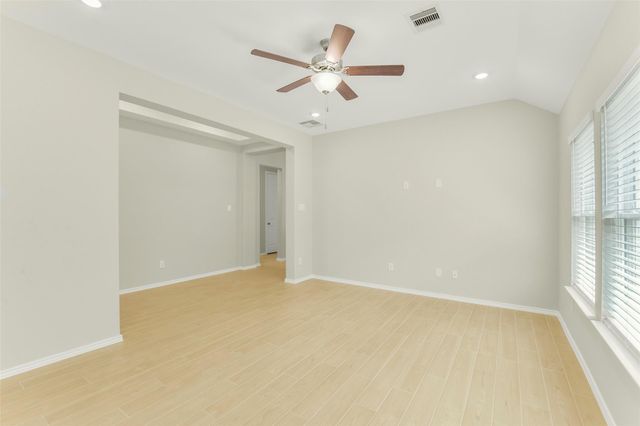 229 Trapper Creek Drive, Conroe, TX 77304