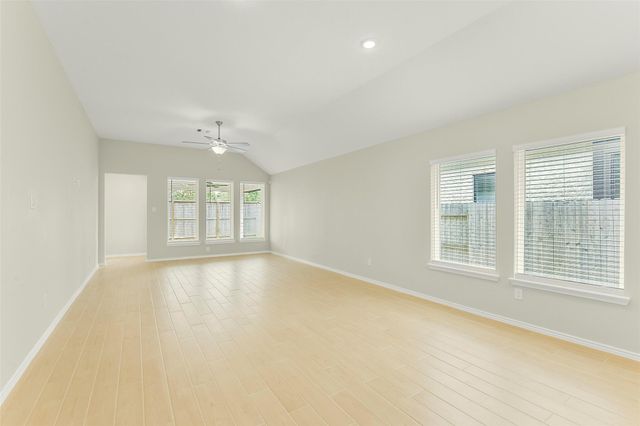 229 Trapper Creek Drive, Conroe, TX 77304