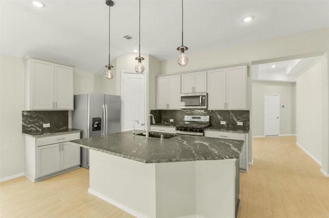 229 Trapper Creek Drive, Conroe, TX 77304