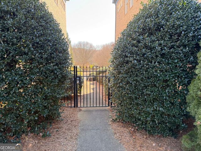 624 Village Park Drive NW, Kennesaw, GA 30144