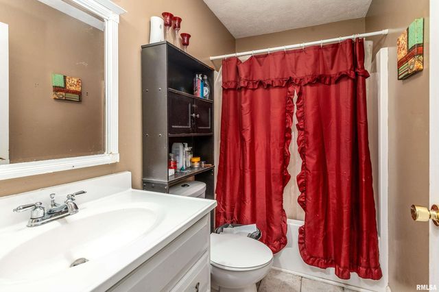 506 Insignia Drive, Herrin, IL 62948