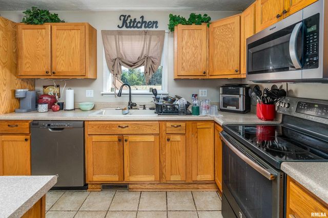 506 Insignia Drive, Herrin, IL 62948