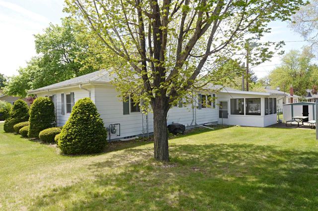 201 Locust Court, Portage, WI 53901
