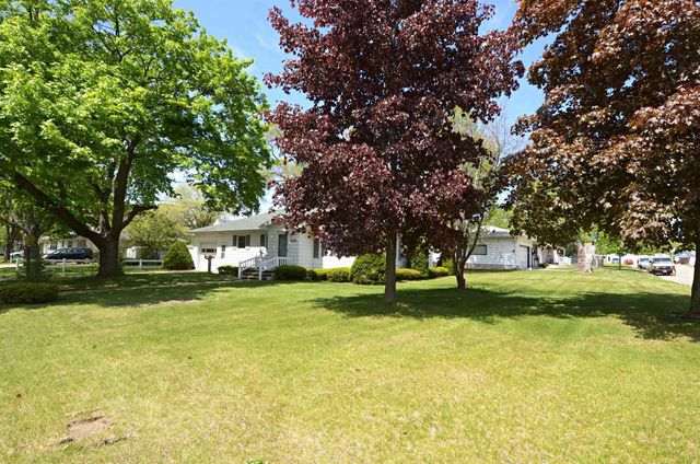 201 Locust Court, Portage, WI 53901