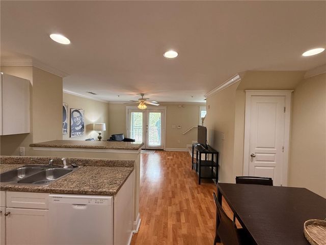 1725 Harvey Mitchell Pkwy 1430, College Station, TX 77840