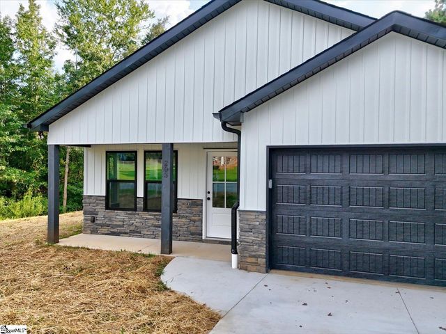 203 Ridgecrest Way, Williamston, SC 29697