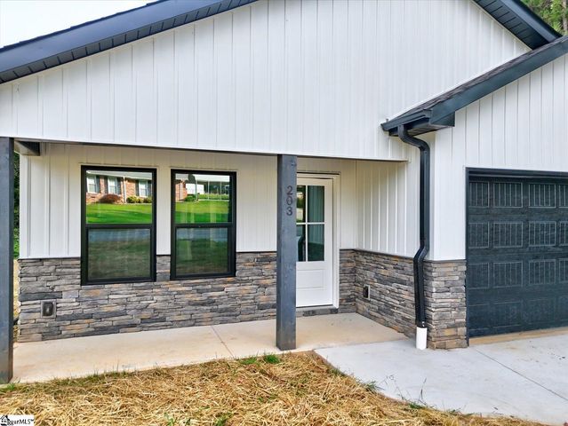 203 Ridgecrest Way, Williamston, SC 29697