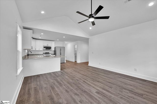 203 Ridgecrest Way, Williamston, SC 29697