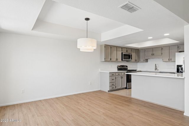 8344 N 21ST Drive I207, Phoenix, AZ 85021