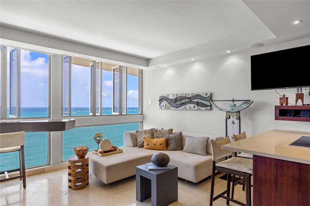 Image 9 of property listing at 1035 ASHFORD AVENUE 1206, San Juan, PR 00907