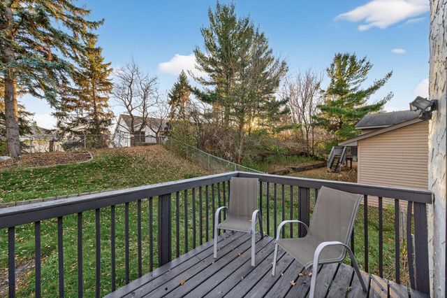 8709 64th Avenue N, Brooklyn Park, MN 55428