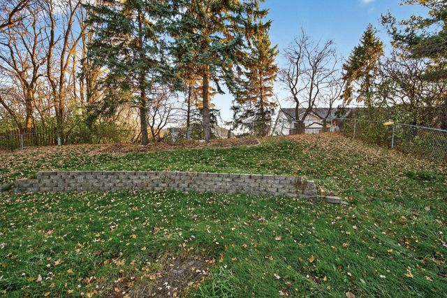 8709 64th Avenue N, Brooklyn Park, MN 55428