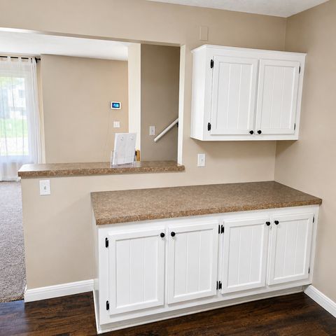 8709 64th Avenue N, Brooklyn Park, MN 55428