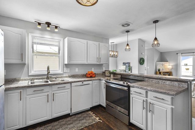 3618 Stonebridge Drive, Madison, WI 53719