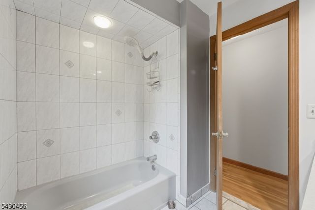 89 Columbus Ave, Totowa Boro, NJ 07512