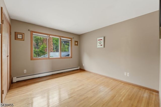 89 Columbus Ave, Totowa Boro, NJ 07512