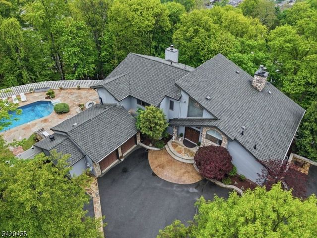 89 Columbus Ave, Totowa Boro, NJ 07512