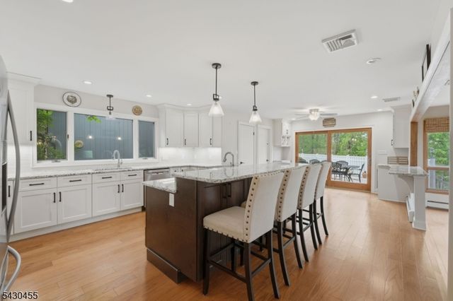 89 Columbus Ave, Totowa Boro, NJ 07512