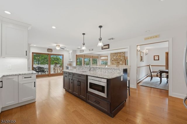 89 Columbus Ave, Totowa Boro, NJ 07512