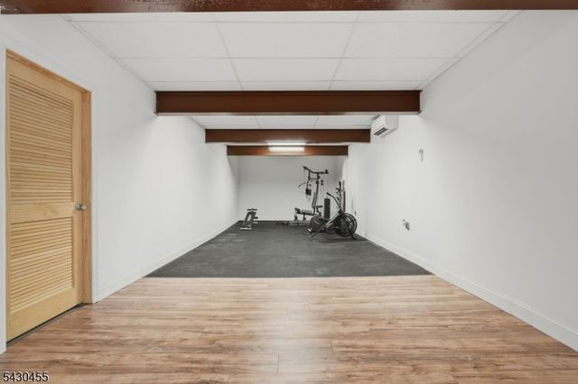 89 Columbus Ave, Totowa Boro, NJ 07512