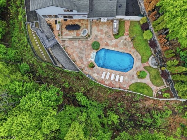 89 Columbus Ave, Totowa Boro, NJ 07512