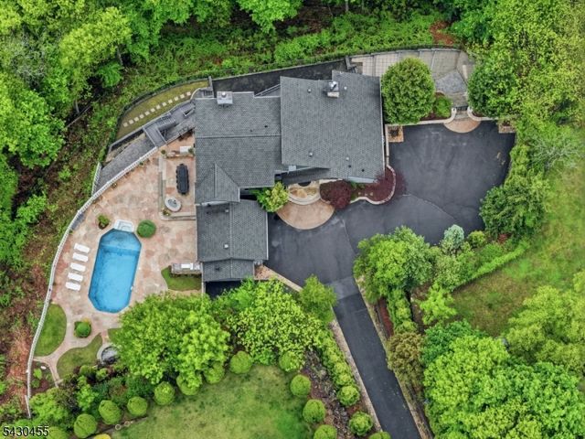 89 Columbus Ave, Totowa Boro, NJ 07512