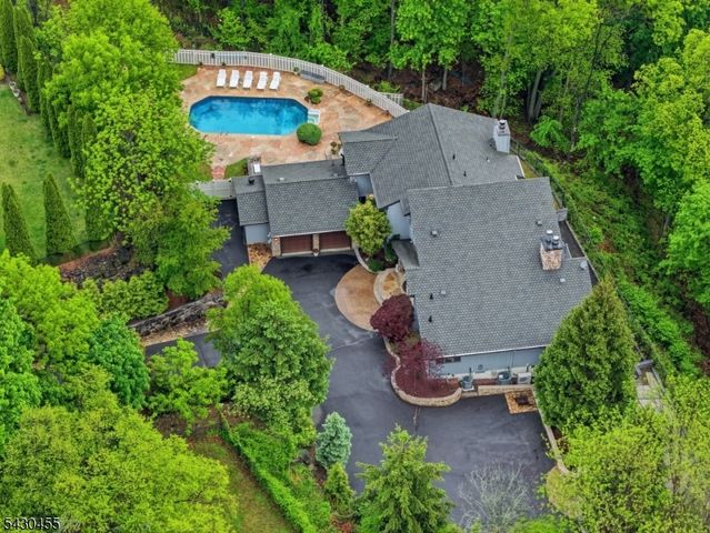 89 Columbus Ave, Totowa Boro, NJ 07512