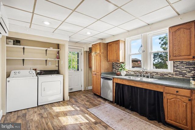 503 E MARKET STREET, Hellam, PA 17406