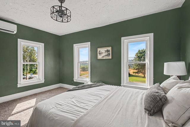 503 E MARKET STREET, Hellam, PA 17406