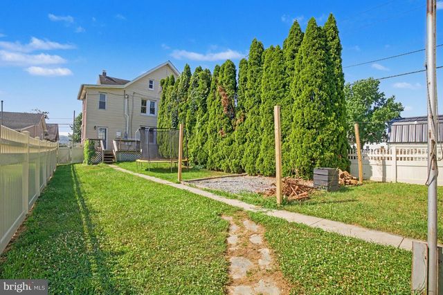 503 E MARKET STREET, Hellam, PA 17406