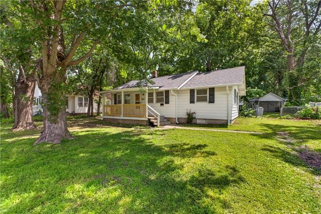 225 S Hardy Avenue, Independence, MO 64053