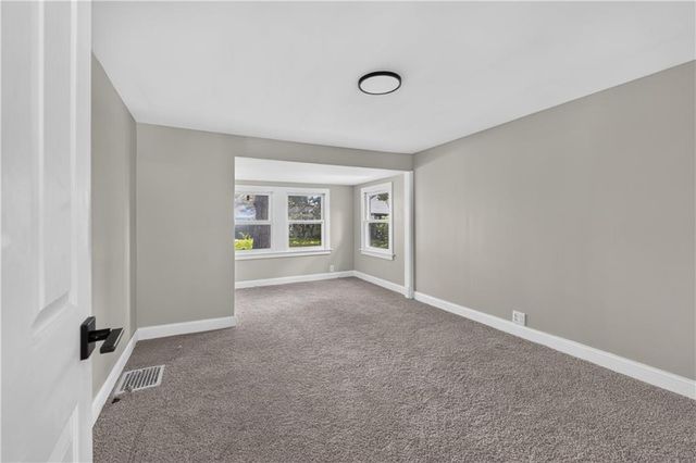 225 S Hardy Avenue, Independence, MO 64053