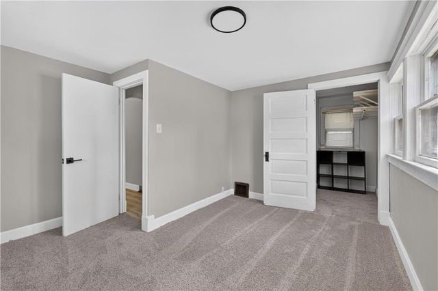 225 S Hardy Avenue, Independence, MO 64053