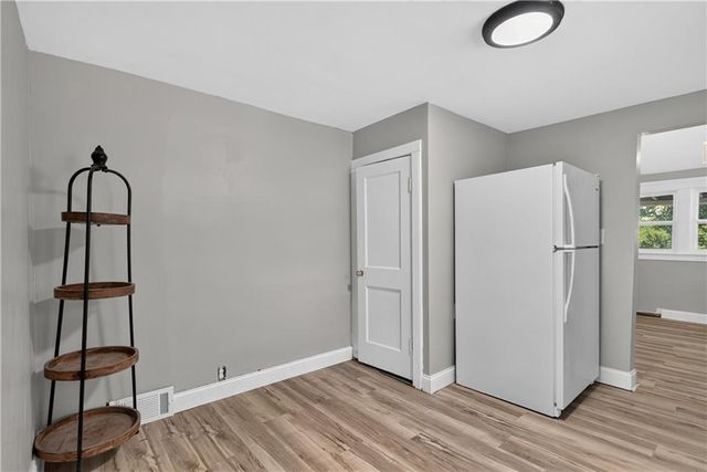 225 S Hardy Avenue, Independence, MO 64053