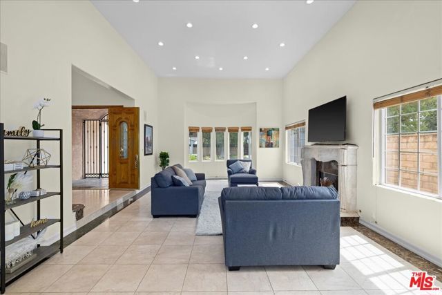 5029 Lemona Avenue, Sherman Oaks, CA 91403