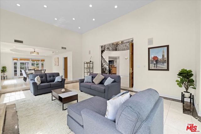 5029 Lemona Avenue, Sherman Oaks, CA 91403
