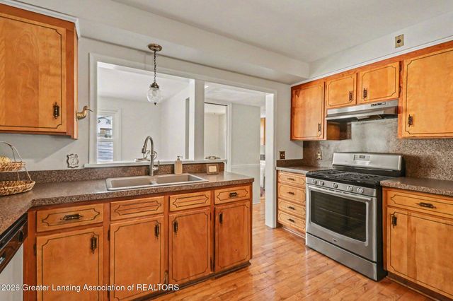 3336 Tecumseh River Road, Lansing, MI 48906