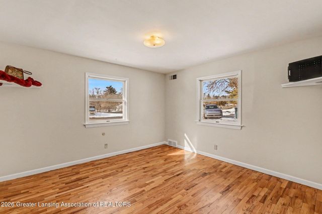 3336 Tecumseh River Road, Lansing, MI 48906