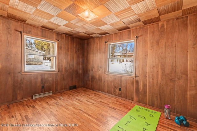 3336 Tecumseh River Road, Lansing, MI 48906