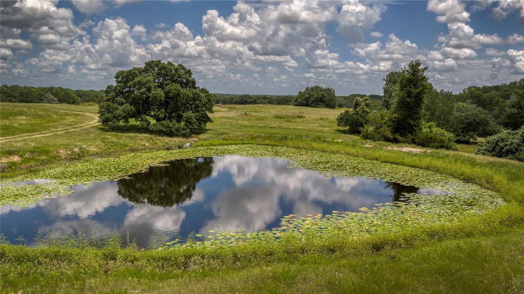 26 Ridgewood Farms Way, Brenham, TX 77833