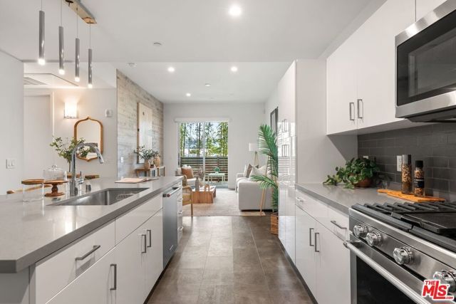 4140 Glencoe Avenue 302, Marina Del Rey, CA 90292