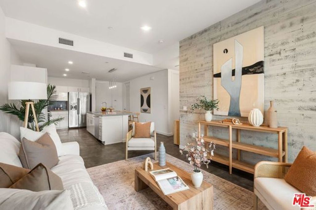4140 Glencoe Avenue 302, Marina Del Rey, CA 90292