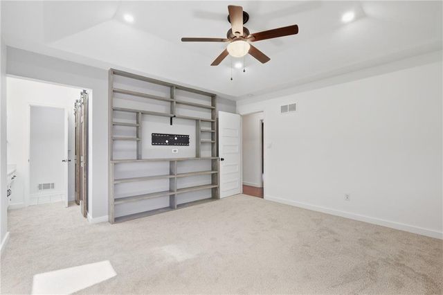 9201 Acuff Lane, Lenexa, KS 66215