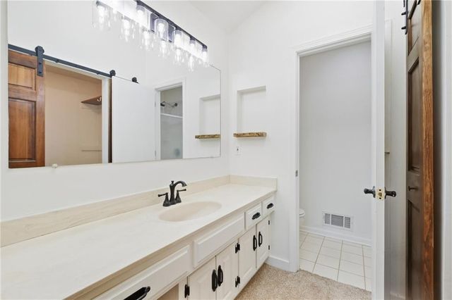 9201 Acuff Lane, Lenexa, KS 66215