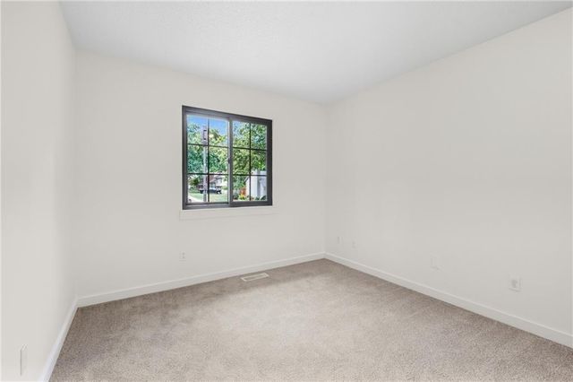 9201 Acuff Lane, Lenexa, KS 66215