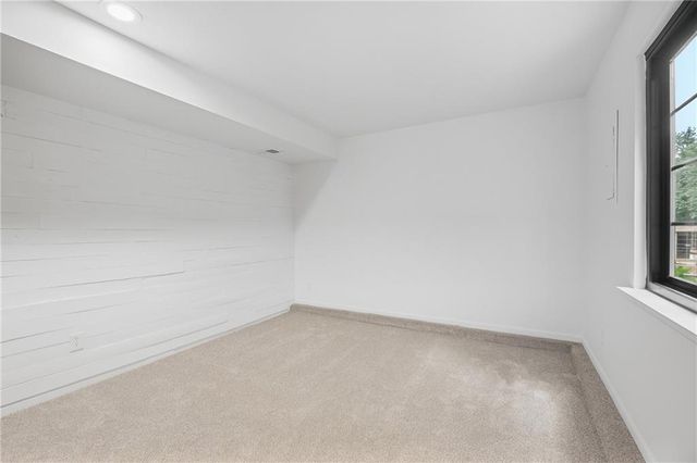 9201 Acuff Lane, Lenexa, KS 66215