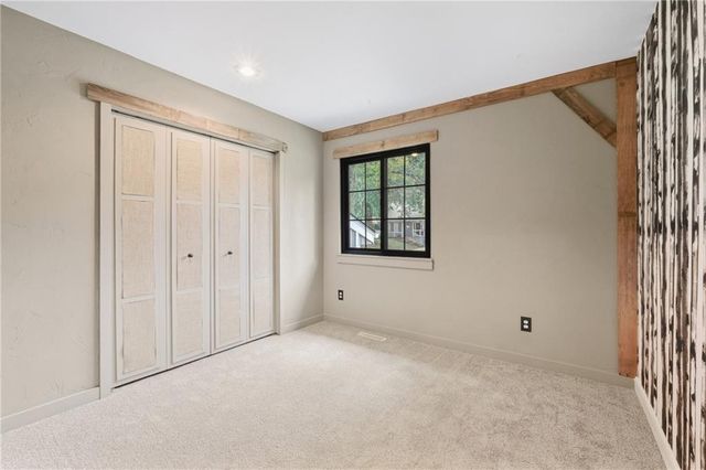 9201 Acuff Lane, Lenexa, KS 66215